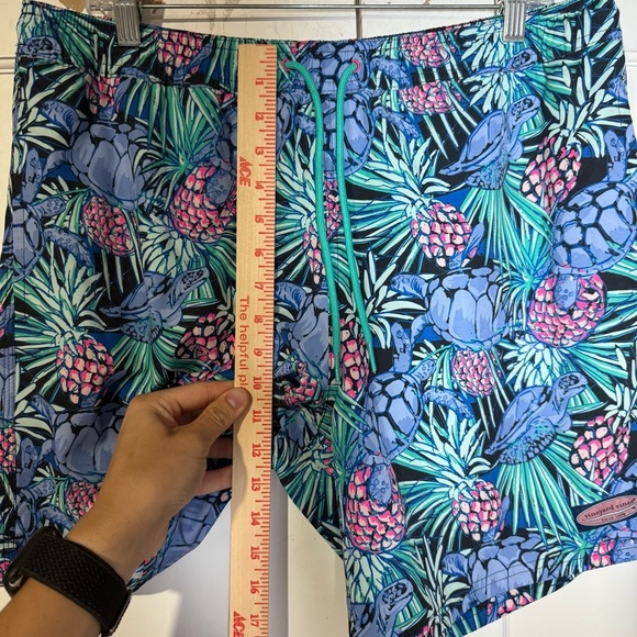 Vineyard Vines Chappy Swim Trunks Turtle Pineapple Print Size Large Summer Swim - Picture 5 of 7